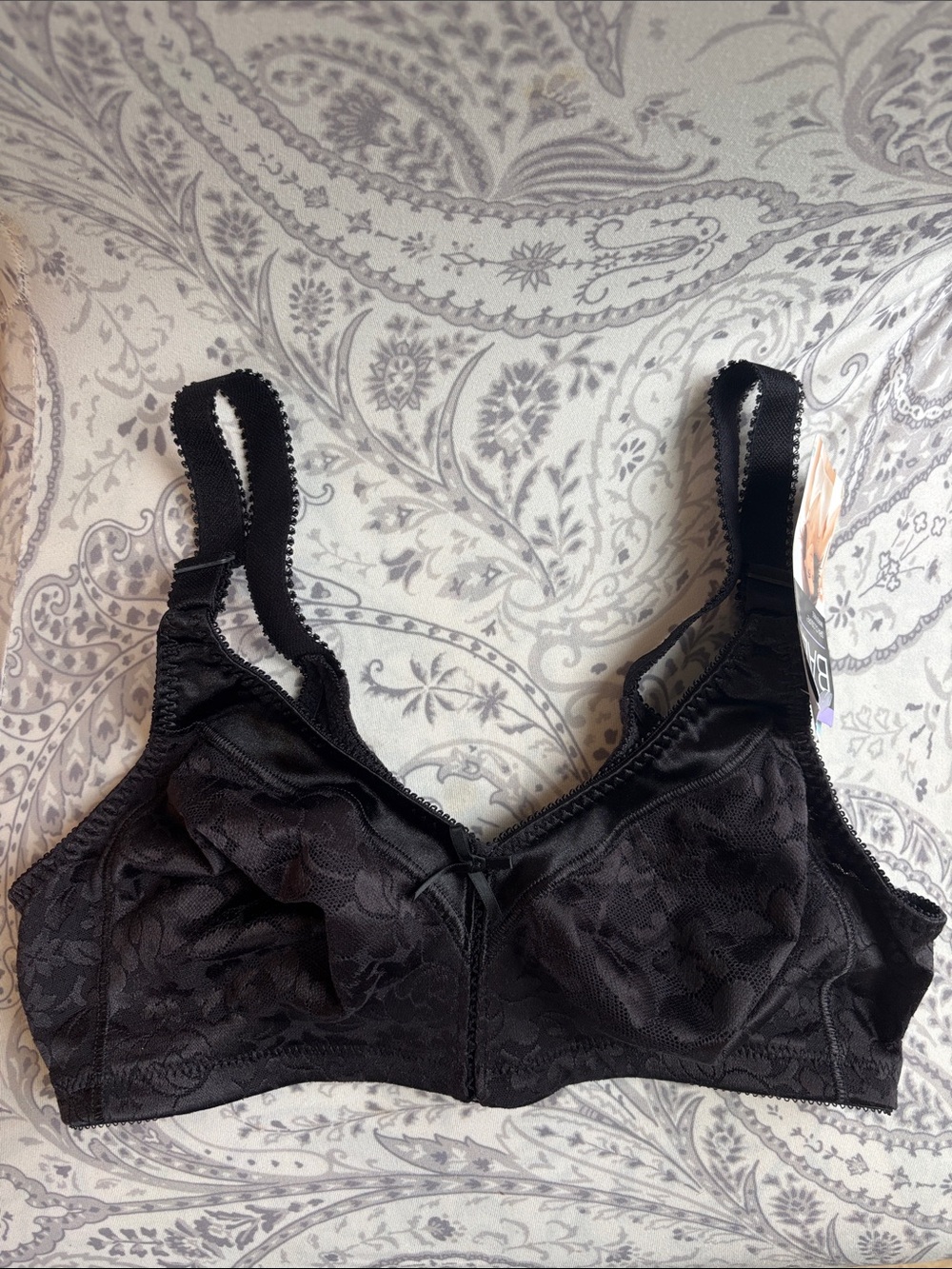 NWT-Bali Spa Closure Black Wireless Bra-size 36C